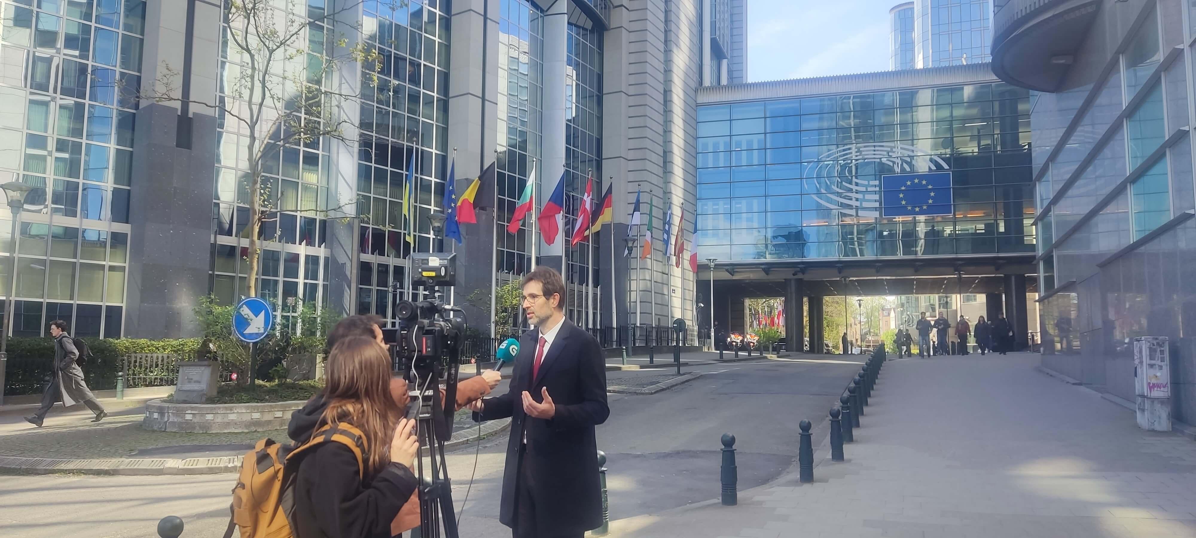 O Director da Axencia, Julián Cerviño no parlamento Europeo
