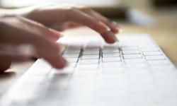 Os galegos e galegas de 16 a 34 anos superan a media estatal no uso de internet e do comercio electrónico